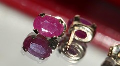 14k yellow gold earrings 1.00ct natural, treated ruby stud vintage 0.6gr N2948H