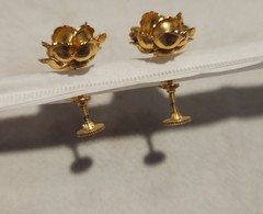 Vintage B&N Bugbee & Niles 3-D rose flower Gold Tone floral Screw Back earrings