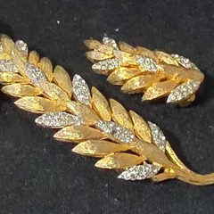 Leaf Brooch Pin & Clip-On Earrings Jewelry Set, Gold Tone Marquise Rhinestones