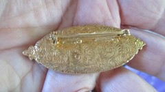 VINTAGE HAND PAINTED FLORAL CERAMIC BROOCH