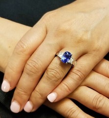 18K White Gold Engagement Ring 5.50CT. Flawless Natural Blue Sapphire Cushion