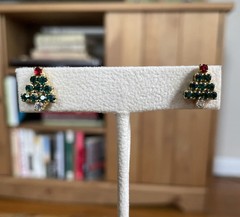 Vintage 90s Rhinestone Gold Small Christmas Tree Stud Earrings