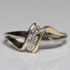 1970s Vintage 10K Two-Tone Gold Diamond Bypass Ring – Size 7 – 0.15ctw