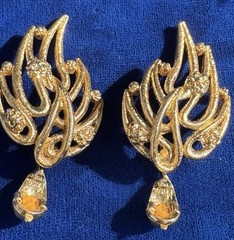 Vintage Monet Pat’d Gold Tone Clip On Earrings Signed Textured Abstract