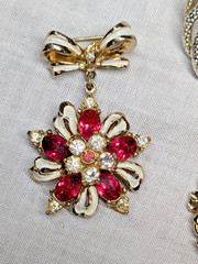 5 Pc Vintage Brooch & Earrings Lot 1960’s Dangle Brooch Clip ons All Coro Pieces