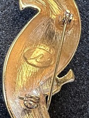 Vintage 80s Liz Claiborne Gold Tone Parrot Bird & Monet Butterfly Brooch Lot 2