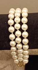Premier Designs Faux Pearl Bracelet 3 Strand Classic Gold Tone Clasp 1990’s Vtg