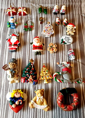 Lot Of 20 Vintage & Mod Christmas Costume Jewelry Pins Earrings Santa Trees Mice