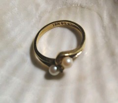 Vtg 18K GE Yellow Gold Bypass Ring Two 2.5mm Cultured Pearls w/1 Diamond Accent