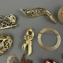 Vintage Brooch Pin Lot 14 Gold Tone Avon AJC Floral Mixed Costume