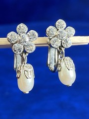 Vtg Silvertone Rhinestone Faux Pearl Flower Dangle Drop Clip On Estate Earrings