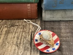 Miniature Life Like American Apple Pie On Plate Brooch Pin Vintage Ornament