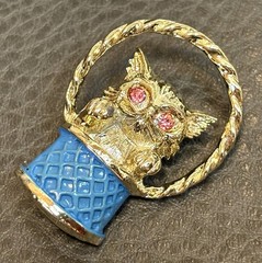 Gerry’s Vintage Kitten Cat Blue Enamel Basket Pin Pink Rhinestone Eyes Gold Tone