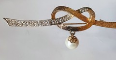 Lot of 3 Vintage Brushed Gold-tone White Rhinestone Brooches