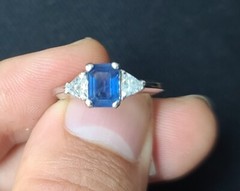 18K White Gold Engagement Ring 1.15CT. Natural Blue Sapphire Emerald Shape