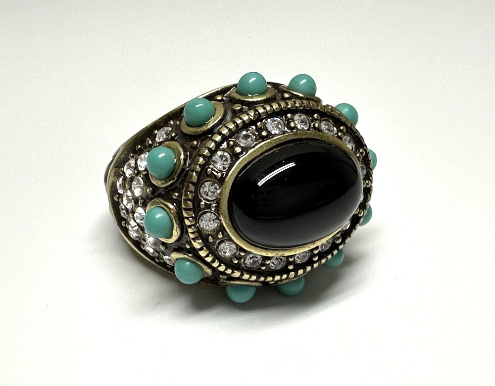 VINTAGE HEIDI DAUS BLACK, RHINESTONE, LIGHT BLUE ACCENTED SIZE 7.5 RING N223
