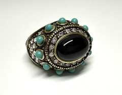 VINTAGE HEIDI DAUS BLACK, RHINESTONE, LIGHT BLUE ACCENTED SIZE 7.5 RING N223