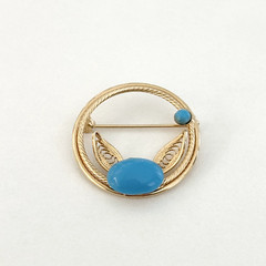 Vintage Gold Tone Blue Sleeping Beauty Glass Cabochon Filigree Round Brooch Pin
