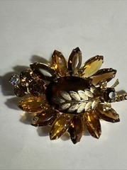 JULIANA Brooch D&E Book Piece Orange & Root Beer Rhinestones Gold Leaves Vintage