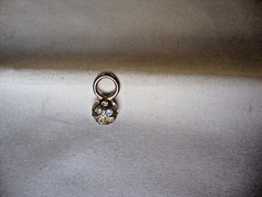 VINTAGE SMALL 2-SIDED BALL CLEAR RHINESTONE CLUSTER GOLD TONE CHARM/PENDANT