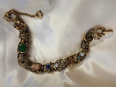 Goldette N.Y. Vintage Signed Gold Tone Charm Bracelet Toggle Glass Cabochons