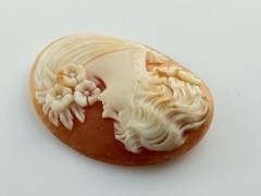 Vintage Loose Hand Carved Shell Cameo Woman Floral Hair 1 1/8 Inch x 7/8 In 3g