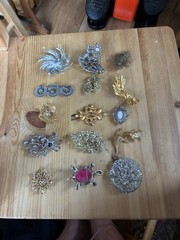 Vintage Brooch Jewelry Lot Estate Flowers Cats Turtle Rhinestones Sparkles #1