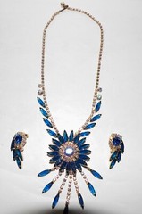GORGEOUS DELIZZA & ELSTER JULIANA BOOK PIECE BLUE SUNBURST NECKLACE AND EARRINGS