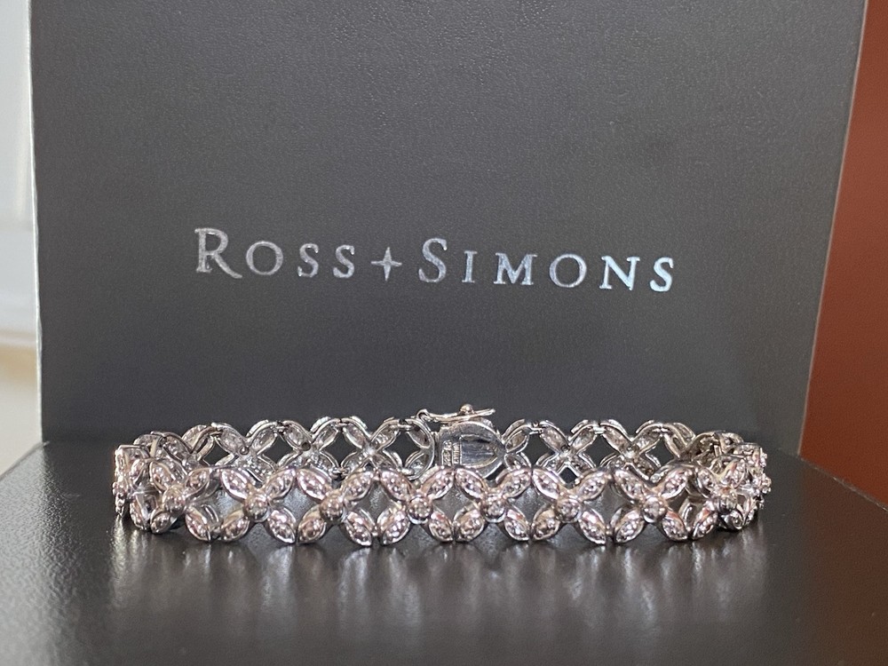 Ross Simons sterling silver flower .50 ct. t.w. diamond bracelet Size 7 1/4”