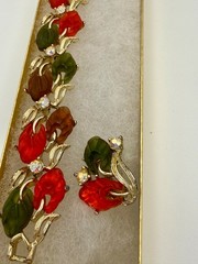 mid century jelly lucite goldtone leaves bracelet earring set orange green & ab