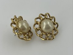 Vintage Faux Pearl Gold Tone Chain link Halo Pierced Earrings