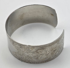 Vtg.Engraved Silver Tone Cuff Bracelet 6 in Floral Scroll Victorian Revival