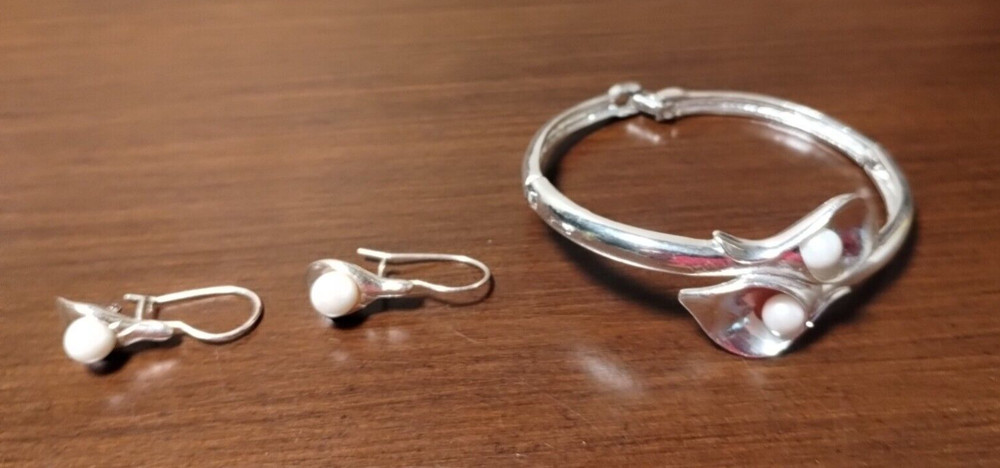 Vintage SIGNED AVON SH Silver tone metal Faux Pearl Bracelet Earrings