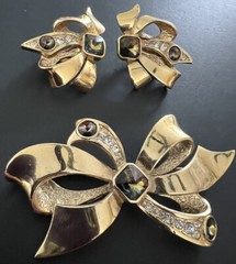 Vintage Signed B.G. Gold Tone Amber Brown Rhinestone Brooch and Earrings Set