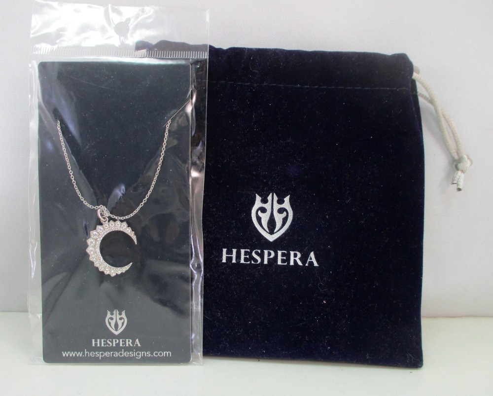 Hespera Silver Crescent Moon Necklace – NEW