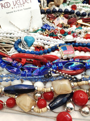 135 Vtg Wearable Pcs RED, WHITE & BLUE Patriotic Mixed Lot, FREE SHIP! Lot#681