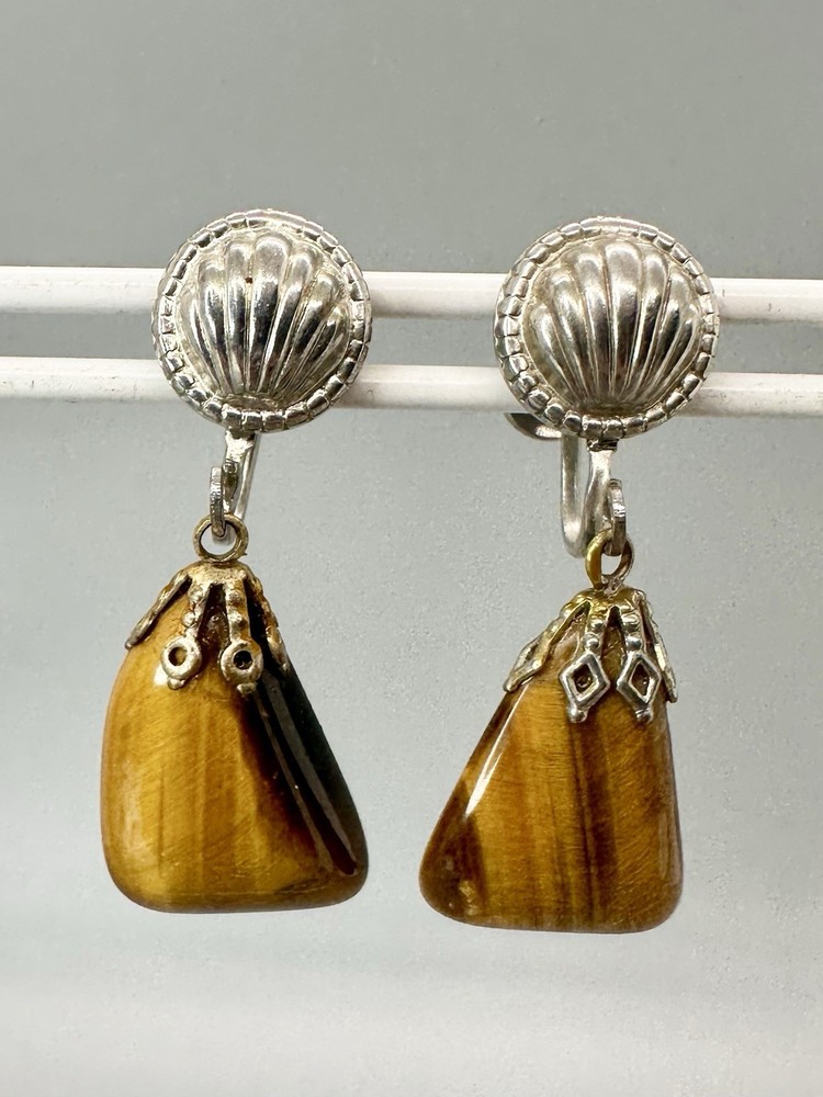 ⛎ Vintage Tiger Eye Dangle Screw Back Earrings Shell Top Gold Brown Stone Pair