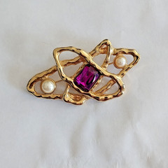 Vtg Gold Tone Purple Stone Faux Pearls Abstract Brooch Pin