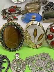 pendant lot gold tone silver tone brass multicolor stones vtg beautiful pieces
