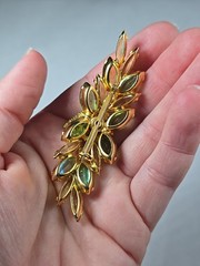Vintage UNSIGNED Open Back Green Rhinestone Gold Tone Brooch LEAF PIN