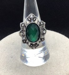Vintage Silver Tone Costume Rhinestone & Green Plastic Stone Ring Sz 7 C706