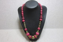 RED WOOD BEADS & METAL GOLD BEADED ESTATE JEWELRY NECKLACE #25