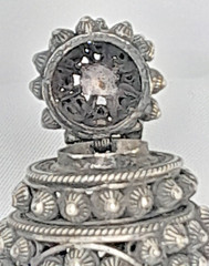 Silver Toned Beehive Compartment Ring Size 6 – 14.86 grams – Intricate Detail