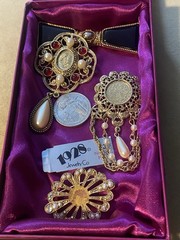 VTG 1928 Pin Lot *ALL FOR REPAIR* Missing Stones/pin-back Victorian Style Brooch