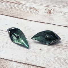 Vintage Earrings For Pierced Ears Green 3D Leaf – Stud Damaged
