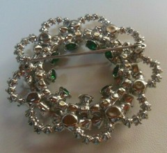 Vintage Silver-tone Green & Clear Rhinestone Wreath Brooch 2.25″ Diameter