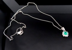Vintage 0.30ct Colombian Emerald 0.18ct Diamond Platinum Chain Necklace