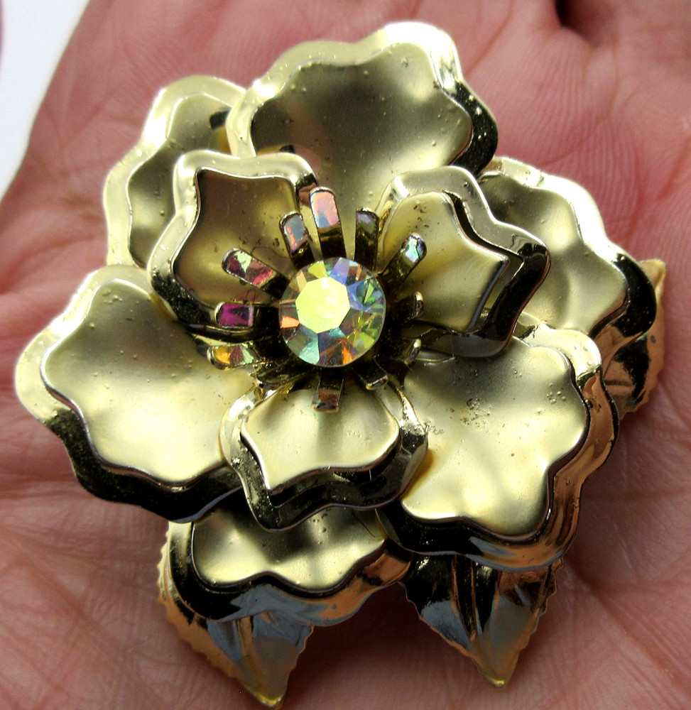 VTG LAYERED PETALS CLEAR AB RHINESTONE FLOWER brushed gold tone metal Pin Brooch