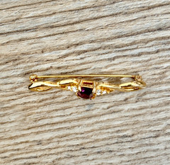Rhinestone Brooch Pin Twisted Gold Tone Unsigned