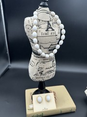 NWT VTG 1950s-1960s CROWN TRIFARI Gold-tone White BAHIA 2 Piece Set Jewelry
